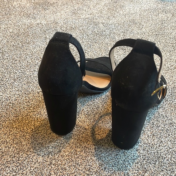 Black Heels - Picture 4 of 4